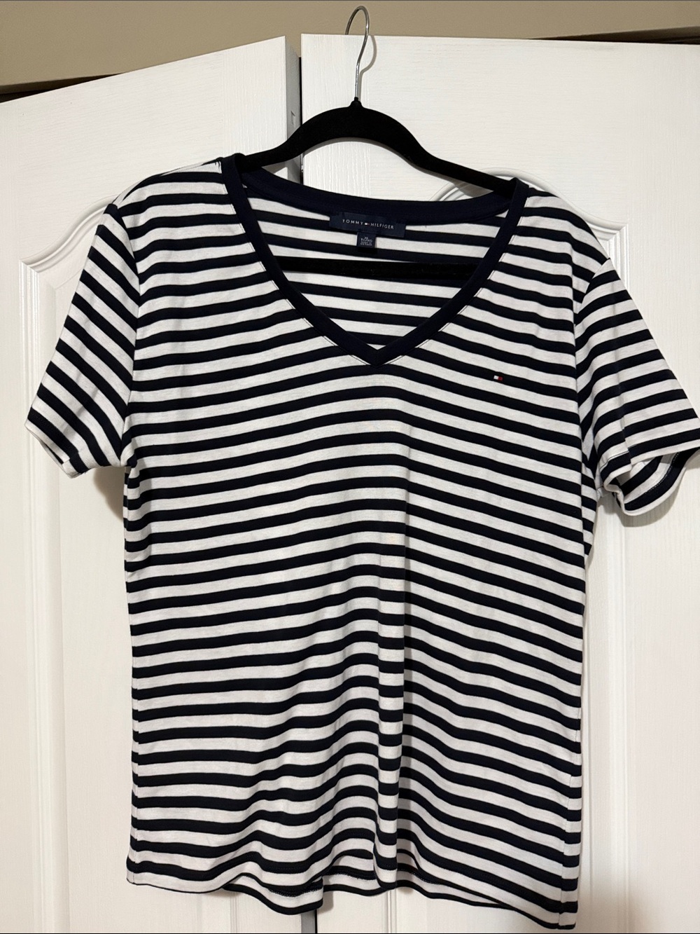Tommy Hilfiger Navy and White Striped V-Neck Short Sleeve Tee XL